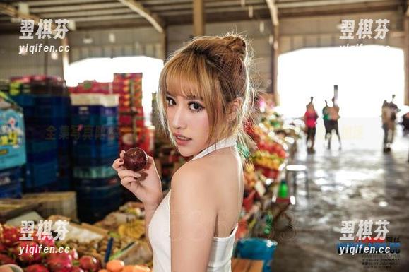 全集写真陪你走过寒冬：爱丝冬日无底丝袜也能让心跳加速