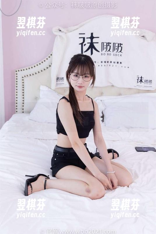 BoBoSocks袜啵啵 - 芝士的学院制服图集：上课不可能，但看一看又如何呢？