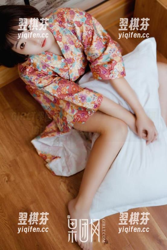 GIRLT果团网 - 清新又有点撩，Miss琪的镂空原图在线，心动不已！