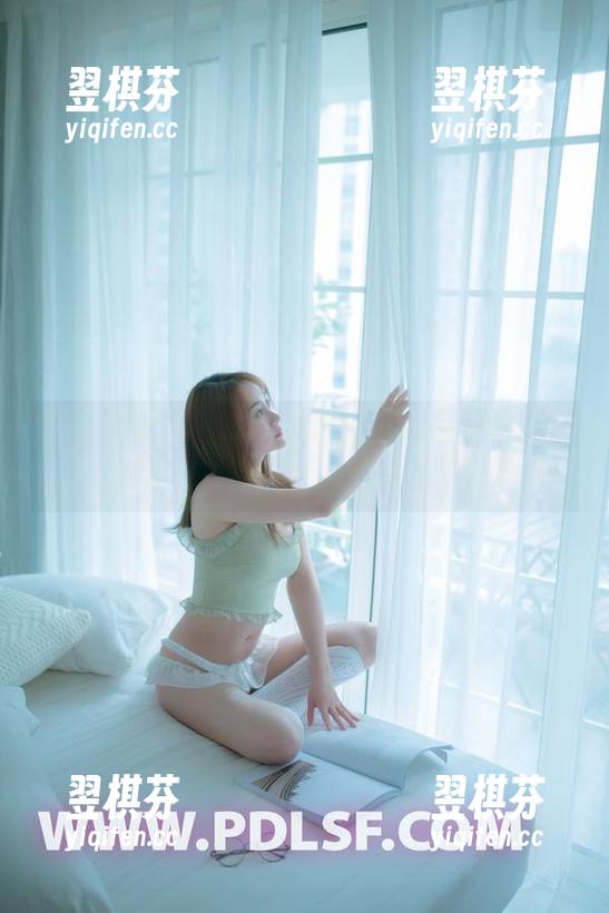 PDL潘多拉 - 看艾小青如何在泳衣中自如游走——图包让你活在当下！
