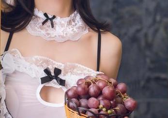 TouTiao头条女神 – 当杨曼妮的美足出现在画面中，图片居然有了灵魂！