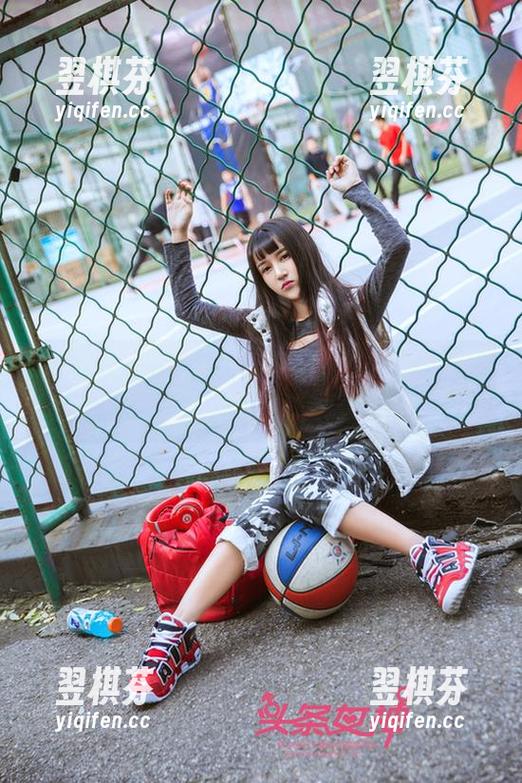 TouTiao头条女神 - 看这儿！美会子短裤等你免费下载，绝对值！