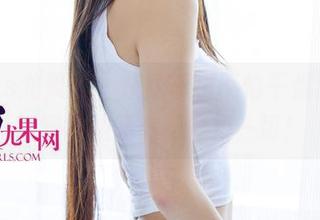 UGirls尤果网 – 从此再也不怕干燥症，孟狐狸的油亮私拍拯救一切！