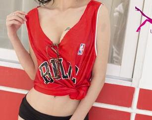 UGirls尤果网 – 一次性海边免费资源！布莱尔昆娜的沙滩写真让你心情大好！