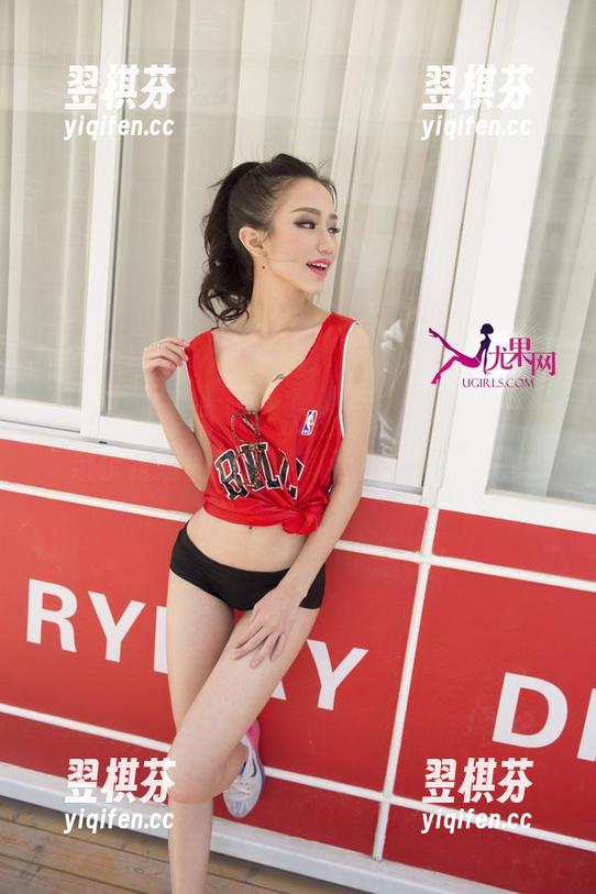 UGirls尤果网 - 一次性海边免费资源！布莱尔昆娜的沙滩写真让你心情大好！