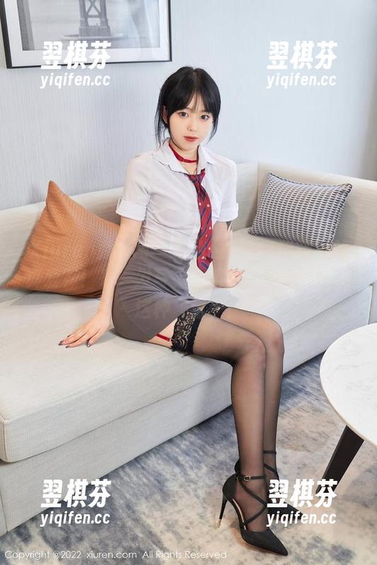 Xiuren秀人网 - 粉色是Elise谭晓彤的真爱？！来一发写真图集，绝对让你爱上这种‘甜’！