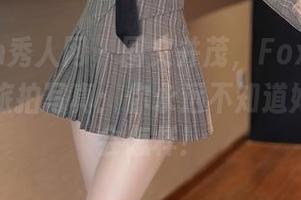 Xiuren秀人网 – 图文并茂，FoxYini孟狐狸的旅拍写真：你永远不知道她下一秒会怎样！