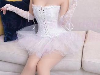 Xiuren秀人网 – 伍晓丽Shirley最新夏日图库：我保证每一张都能让你瞬间变清凉！