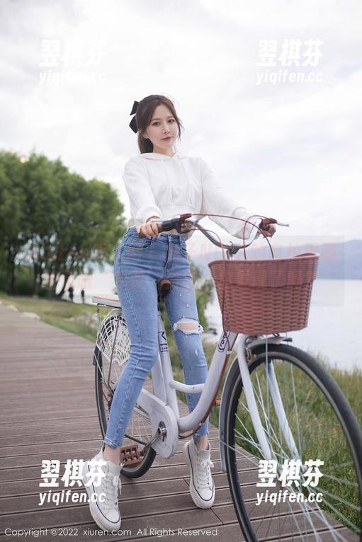 Xiuren秀人网-兔子NINA Xiuren秀人网 - 兔子NINA的自拍里藏着无限‘免费’资源,你发现了吗?