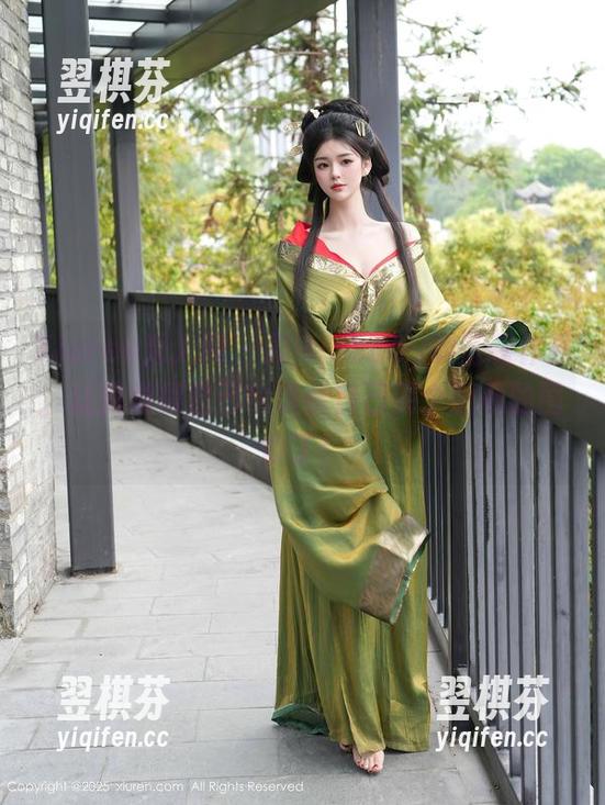 Xiuren秀人网 - 周jojobaby的圣诞作品，让我觉得自己也该给自己买个暖和的围巾了！