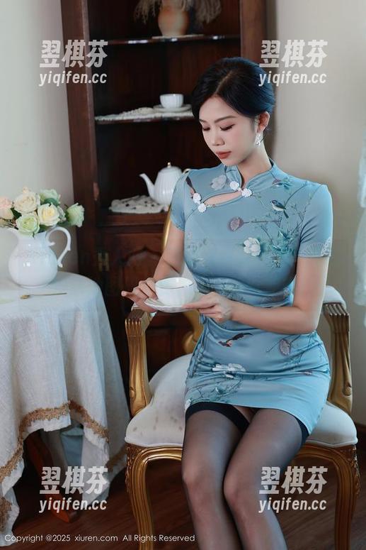 Xiuren秀人网-周慕汐 Xiuren秀人网 - 随意漂浮的姿态,周慕汐泳池图册免费,更有视觉冲击!