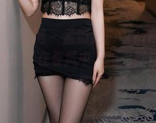 Xiuren秀人网 – 孟狐狸FoxYini的最新夏日写真集：在夏风中，怎么就这么容易让人想入非非呢？