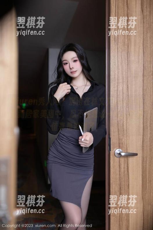 Xiuren秀人网 - 沉浸在林文文yooki的最新居家美图中，忍不住想说一句：这颜值真是没谁了！