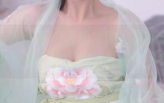 Xiuren秀人网 – 最近发现了最新潘琳琳ber女友照片，谁说她只能拍个冷美人？