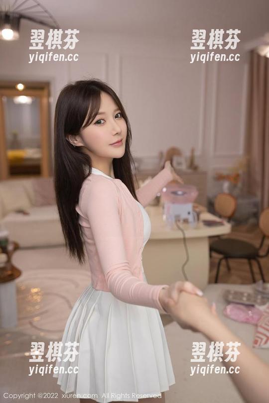 Xiuren秀人网 - 美脚狂欢记：艾希儿的写真图包，给你的双眼来一场别样的享受！