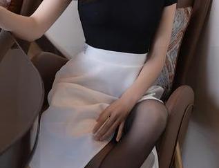 Xiuren秀人网 – 双人私房：芈琳娜的可爱瞬间与不经意的捣蛋