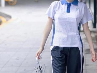 Xiuren秀人网 – 菲菲吃不胖办公室原图，不羡慕都不行，真想偷个懒逃进画里！