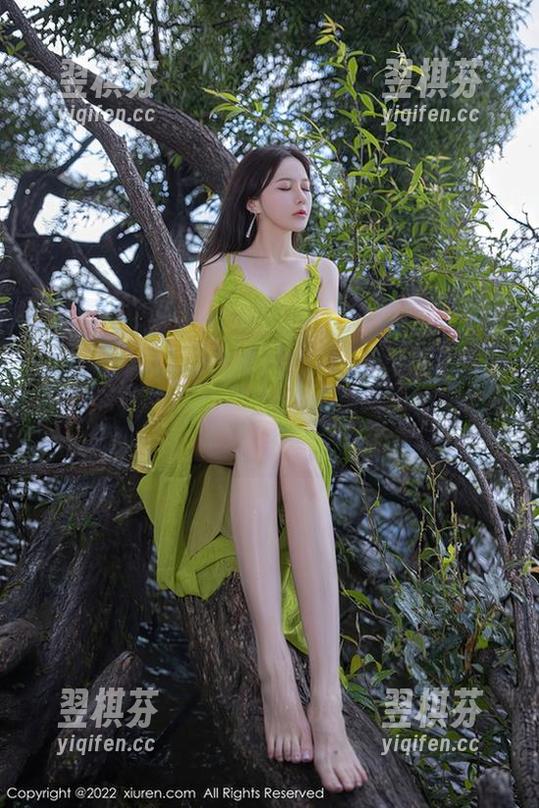 Xiuren秀人网-谭睿琪Ailsa Xiuren秀人网 - 谭睿琪Ailsa的分享图集:女孩儿的眼神真的是看得我心里发毛,你懂的!