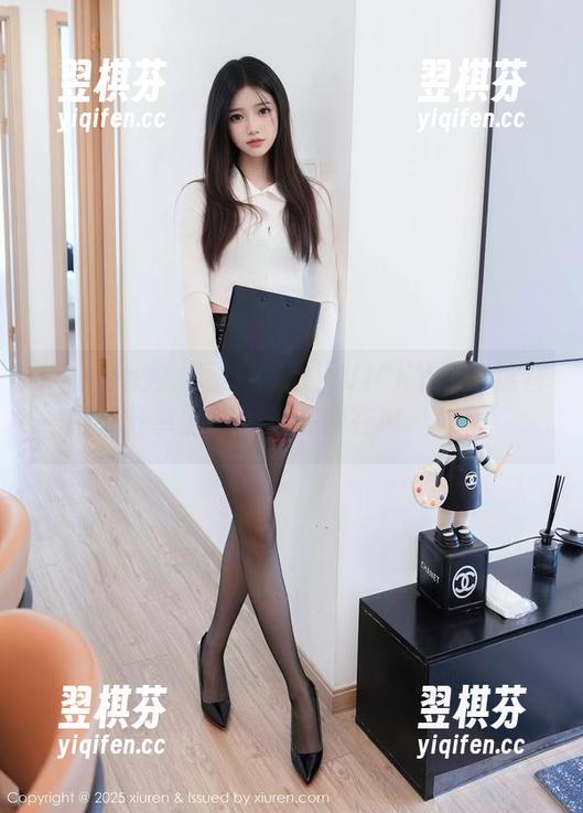 Xiuren秀人网 - 陈雅漫VICKY的网袜套图，分享的每一张都像在说‘来吧’