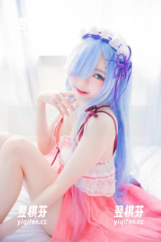 从吊带到美图，sally多啦雪真的是翻转人生的女主角吗？
