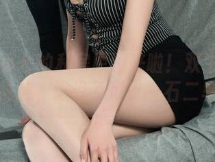 丽柜 – 小七的私房原图来啦！双生花与丝情袜意，谁说不可以一石二鸟？