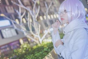 二佐Nisa棉袜混搭剧场：资源好像和她的袜子一样，随性又迷人