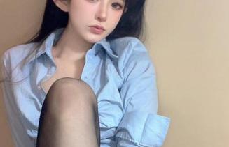 倦倦喵的新角色：吊带白丝+更新图片引发的联想…