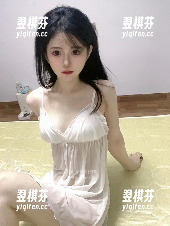 倦倦喵+鱼骨胸衣=无惧一切，谁说写真不能大胆！