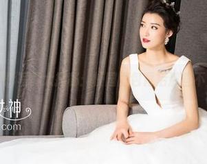 克拉女神 – 舒彤写真大揭秘：校园图包背后那些不为人知的渴望