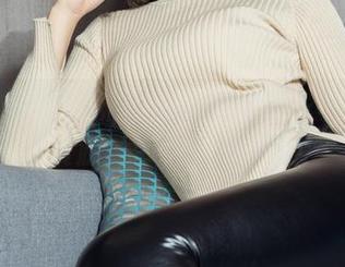 克拉女神 – 网袜里藏着的精彩——雅楠免费资源，带你探险不止！