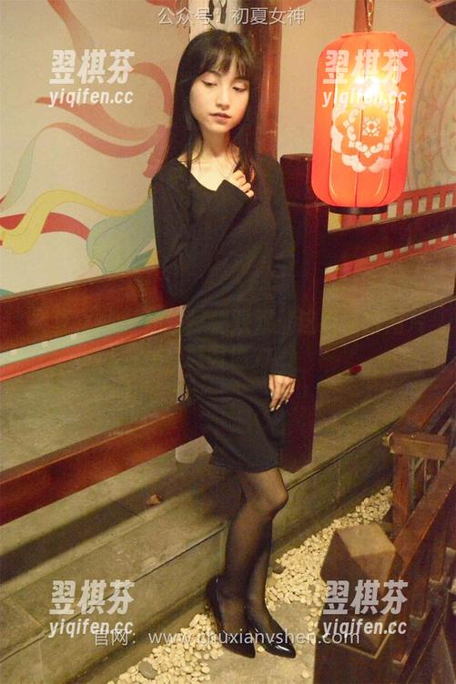 初夏女神 - 在线探秘双双：这组纯白图片真有魔力