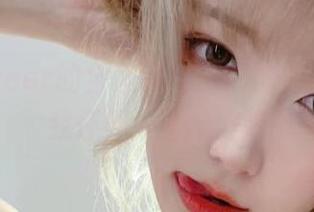 啾小妍Deer的金发芭比：精选作品集，让我怀疑人生的美好