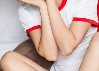 头条女神 – 当王竹在线教室遇上作品，学习气氛一下子就变味了！