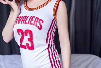 头条女神 – 蔡楠的白衬衫写真——网盘里的无聊瞬间被调皮点亮了！