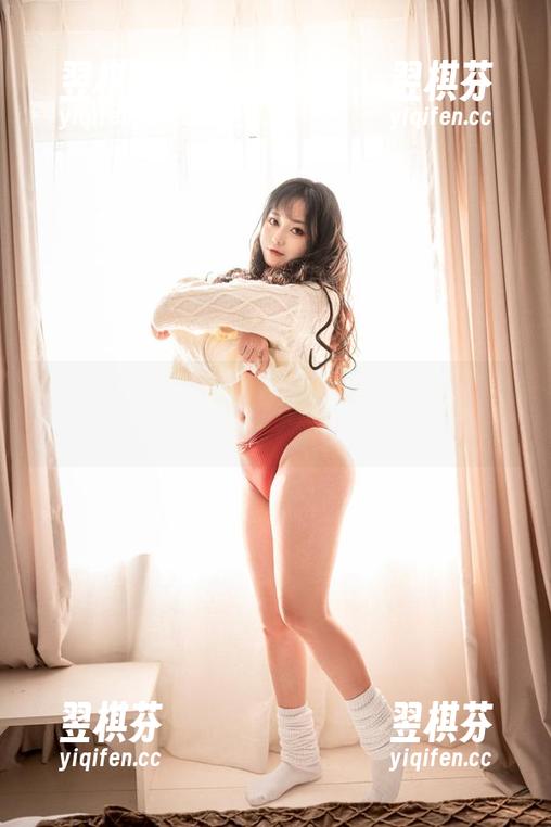 机械修女在奇行家狗崽的高清写真集里，诡谲又迷人！