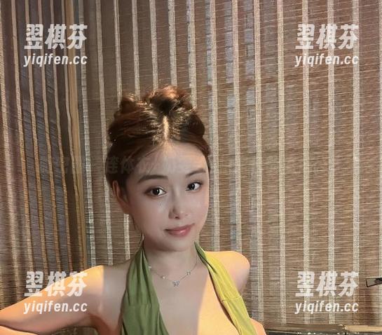 微密圈 - 连体衣+奶雯=私拍图包的魔法公式