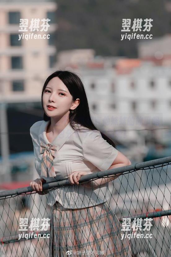 想知道妍子坚不可摧和吉他妹妹的故事吗？图包分享等你来揭晓！