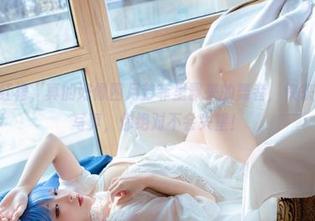 宫本桜的红裙，真的好像四月芳菲里飘来的舞者，快来观看她的写真，你绝对不会失望！