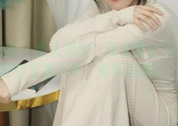 小众视觉 – 懒人福音！珂老师女王的写真等你免费下载，别再犹豫了！