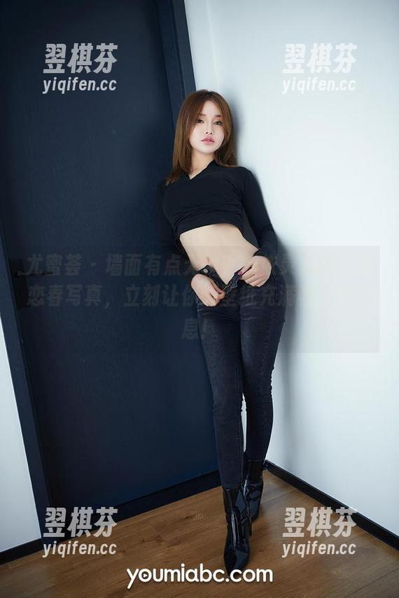 尤蜜荟 - 墙面有点无聊？娜依灵儿的蜜蜜恋春写真，立刻让你的壁纸充满春天的气息！