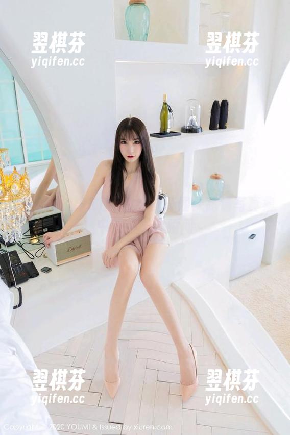 尤蜜荟-宋KiKi 尤蜜荟 - 宋KiKi的棉袜奇闻:高清写真集中的不思议瞬间