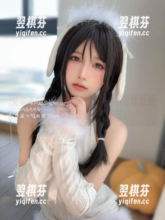 又来了！‘布丁大法’又更新小红帽精灵写真，真是让人心动不已！
