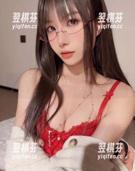 布丁大法，礼服一线牵：精选写真中的诗意瞬间