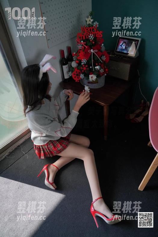 异思趣向 - 光影交错，美子的写真分享，窗边的诱惑简直太致命。