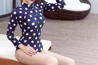 推女神 – 工作？玩乐？佟蔓办公室原图壁纸双面玩法，一个都不想错过！