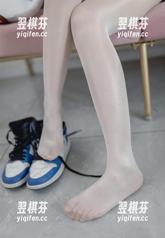 水手服里的故事：杏仁曲奇的网盘私密写真