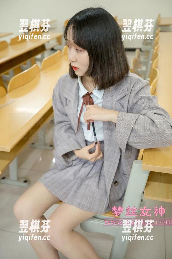 梦丝女神-魏婷婷 梦丝女神 - 原图警报!魏婷婷的宿楼丝袜玉足女神资源,让你的眼睛吃个饱!