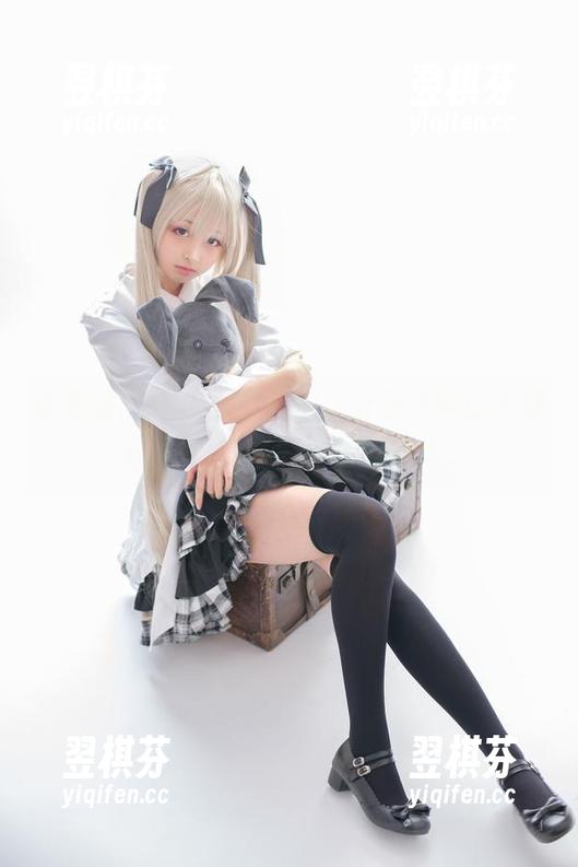 森萝财团的JK黑丝少女，分享这些让人捉摸不透的娇羞瞬间！
