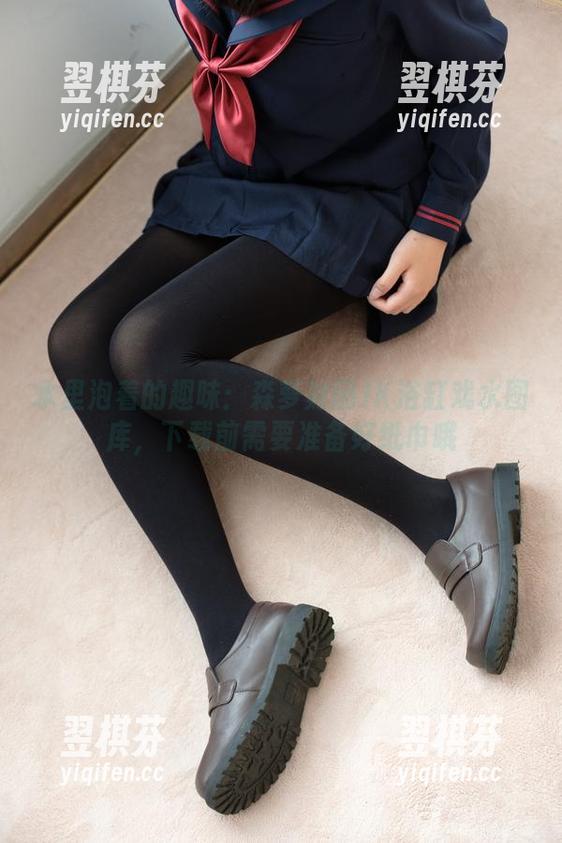 森萝财团 水里泡着的趣味:森萝财团JK浴缸戏水图库,下载前需要准备好纸巾哦