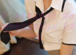 模范学院 – 从未见过的角度，原图里的77qiqi姐姐瞬间变得如此迷人，写真一看就上瘾！